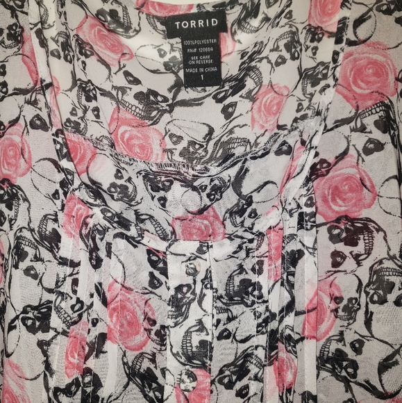 Torrid Skulls and Roses Tank With Tulip back Cami top - Picture 3 of 4